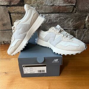 New/NIB Women’s New Balance 327 size 6